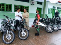Momen Jokowi & Prabowo Sebar 'Belalang Tempur' di Maluku
