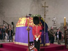 Maaf, Negara Ini Dilarang Kunjungi Peti Mati Ratu Elizabeth