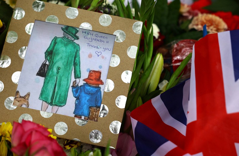 BRITAIN-ROYALS/QUEEN A combination of pictures shows handwritten and drawn tribute messages in respect for Britain's Queen Elizabeth, following her death, at Green Park in London, Britain September 15, 2022. REUTERS/Kai Pfaffenbach