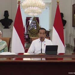 Jokowi Lempar Kode Ubah Besaran Bansos Tergantung Daerah