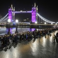 Warga Rela Antre Panjang Demi Penghormatan Ratu Elizabeth II