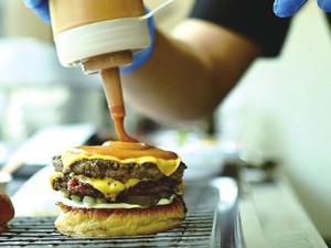 Unik! 5 Makanan Ini Dibuat dengan Campuran Serangga