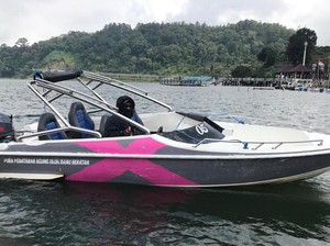 Video: Menikmati Libur Nataru dengan Main Wahana Air di Danau Beratan Bali