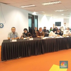 Nasabah Wanaartha Datangi OJK, Curhat Rugi Ratusan Juta!