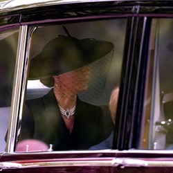 Sejarah di Balik Kalung Mutiara yang Dipakai Kate Middleton