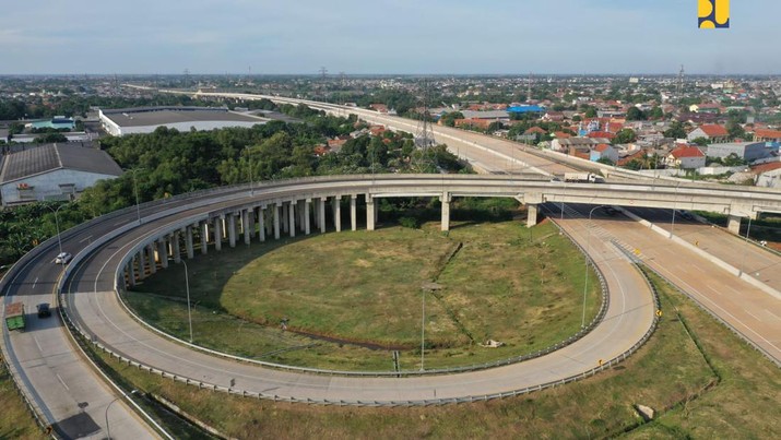 Jalan tol pada Kawasan Jabodetabek yaitu ruas Cibitung-Cilincing (Jakarta Outer Ring Road/2) dan ruas Serpong-Balaraja Seksi 1A (JORR 3) di Gerbang Tol Gabus, Kabupaten Bekasi, Jawa Barat, Selasa (20/9/2022). (Dok: PUPR) Jalan tol pada Kawasan Jabodetabek yaitu ruas Cibitung-Cilincing (Jakarta Outer Ring Road/2) dan ruas Serpong-Balaraja Seksi 1A (JORR 3) di Gerbang Tol Gabus, Kabupaten Bekasi, Jawa Barat, Selasa (20/9/2022). (Dok: PUPR)