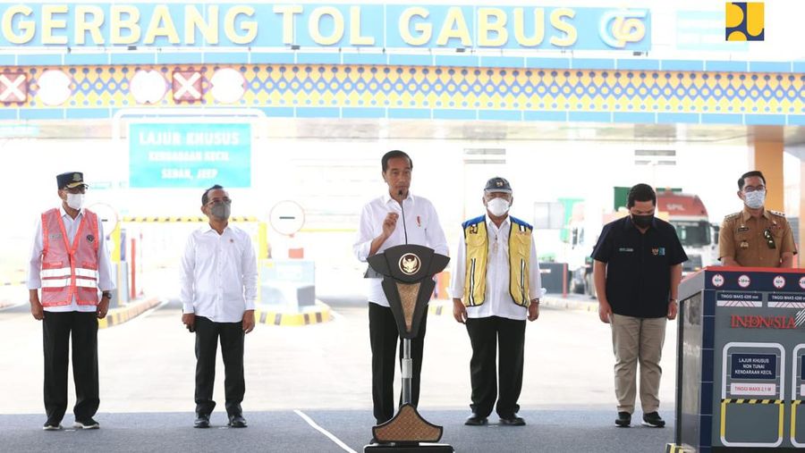 Presiden Joko Widodo didampingi Menteri Pekerjaan Umum dan Perumahan Rakyat (PUPR) Basuki Hadimuljono meresmikan dua ruas jalan tol pada Kawasan Jabodetabek yaitu ruas Cibitung-Cilincing (Jakarta Outer Ring Road/2) dan ruas Serpong-Balaraja Seksi 1A (JORR 3) di Gerbang Tol Gabus, Kabupaten Bekasi, Jawa Barat, Selasa (20/9/2022). (Dok: Biro Pers Sekretariat Presiden)