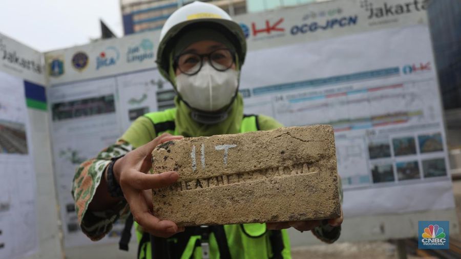 Rel Trem di Proyek MRT Fase 2A Glodok-Kota. (վ/Tri Susilo)