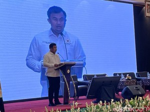 Ketua Asosiasi Bupati Se-RI Curhat ke Jokowi soal Anggaran Jalan Belum Turun