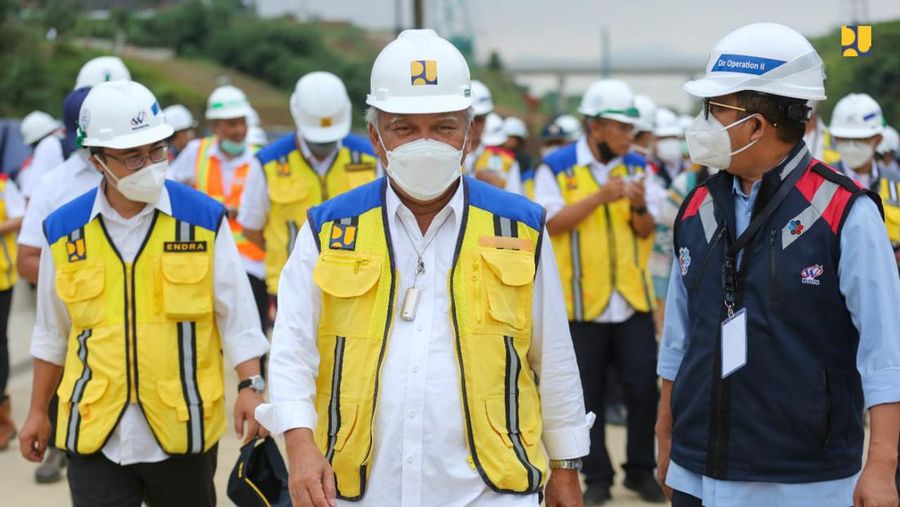 Menteri Pekerjaan Umum dan Perumahan Rakyat (PUPR) Basuki Hadimuljono meninjau progres pembangunan Jalan Tol Jakarta-Cikampek (Japek) II Selatan yang menghubungkan Tol Jakarta Outer Ring Road  (JORR) 1, JORR 2 dan Tol Purwakarta-Bandung-Cileunyi (Purbaleunyi) di Jawa Barat, Selasa (20/9/2022). (Dok: PUPR)