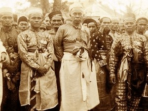 Mengenal Jas Tutup, Baju Adat Pria Bugis-Makassar yang Elegan