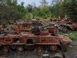 Bukti Baru Putin Kalah di Ukraina, 'Kuburan' Tank-Tank Rusia