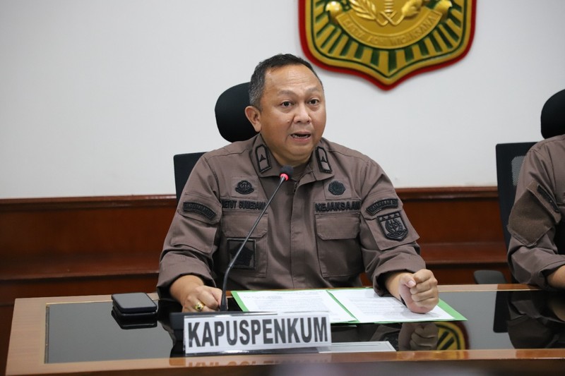 Direktur Penyidikan Jaksa Agung Muda Bidang Tindak Pidana Khusus telah menetapkan 3 (tiga) orang Tersangka terkait dengan perkara dugaan tindak pidana korupsi penyimpangan dan atau penyelewengan dalam penggunaan dana PT. Waskita Beton Precast, Tbk. Ist Direktur Penyidikan Jaksa Agung Muda Bidang Tindak Pidana Khusus telah menetapkan 3 (tiga) orang Tersangka terkait dengan perkara dugaan tindak pidana korupsi penyimpangan dan atau penyelewengan dalam penggunaan dana PT. Waskita Beton Precast, Tbk. Ist