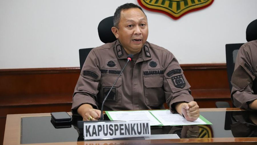 Direktur Penyidikan Jaksa Agung Muda Bidang Tindak Pidana Khusus telah menetapkan 3 (tiga) orang Tersangka terkait dengan perkara dugaan tindak pidana korupsi penyimpangan dan atau penyelewengan dalam penggunaan dana PT. Waskita Beton Precast, Tbk. Ist