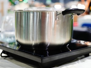 Pemerintah Kaji Kompor Listrik untuk Tekan Impor LPG, Target Rampung April
