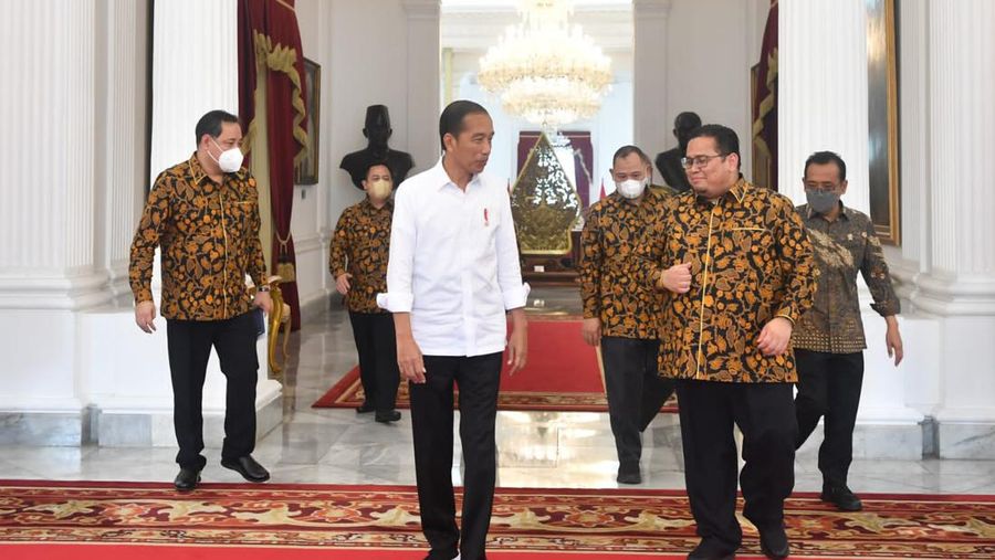 Presiden Joko Widodo menerima anggota Badan Pengawas Pemilihan Umum (Bawaslu) RI periode 2022-2027 di Istana Merdeka, Jakarta, pada Kamis, 22 September 2022. (Dok: Biro Pers Sekretariat Presiden)