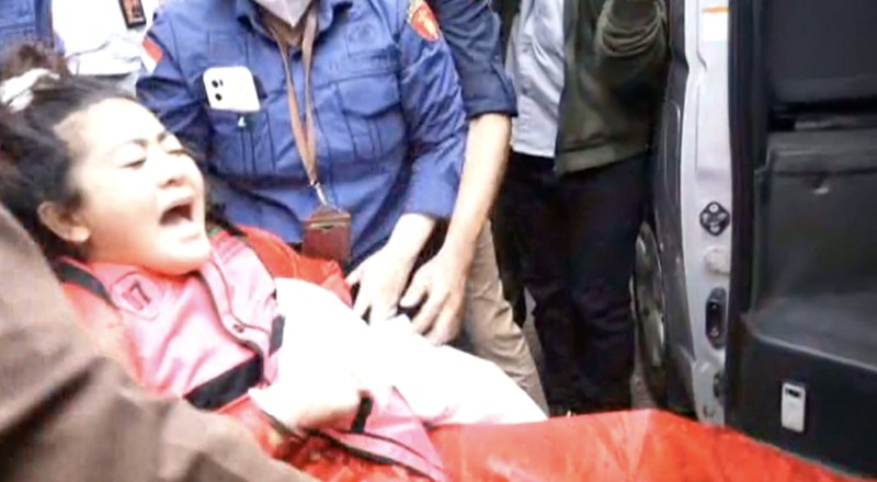 Direktur Penyidikan Jaksa Agung Muda Bidang Tindak Pidana Khusus telah menetapkan 3 (tiga) orang Tersangka terkait dengan perkara dugaan tindak pidana korupsi penyimpangan dan atau penyelewengan dalam penggunaan dana PT. Waskita Beton Precast, Tbk. Ist Direktur Penyidikan Jaksa Agung Muda Bidang Tindak Pidana Khusus telah menetapkan 3 (tiga) orang Tersangka terkait dengan perkara dugaan tindak pidana korupsi penyimpangan dan atau penyelewengan dalam penggunaan dana PT. Waskita Beton Precast, Tbk. Ist