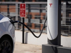 Kata Tom Lembong soal Tesla Tak Lagi Pakai Nikel, Ternyata Gegara Ini