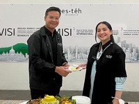 Somasi Pelanggan, Siapa Pemilik Es Teh Indonesia yang Viral?