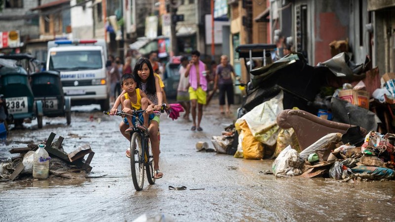 Foto udara banjir usai Topan Super Noru menerjang kawasan San Miguel, provinsi Bulacan, Filipina, Senin (26/9/2022) Topan Noru ini telah diklasifikasikan sebagai topan kategori 3 setelah kecepatan angin itu meningkat menjadi 185 km per jam dari 120 kpj pada Sabtu malam. (REUTERS/Adrian Portugal)