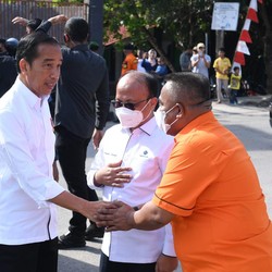 Warga ke Jokowi: Mau Gadai Ijazah Agar Dapat Modal Dari BUMN