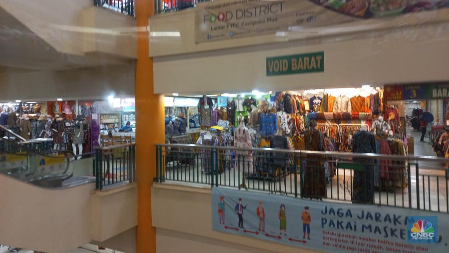 Suasana pertokoan di Kawasan ITC Cempaka Putih Jakarta, Selasa (27/9/2022). (CNBC Indonesia/ Muhammad Sabki)