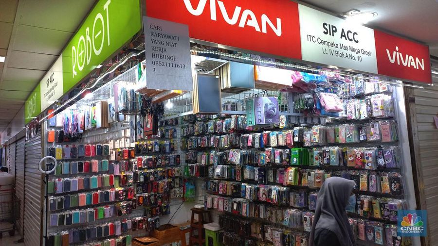 Suasana pertokoan di Kawasan ITC Cempaka Putih Jakarta, Selasa (27/9/2022). (վ/ Muhammad Sabki)