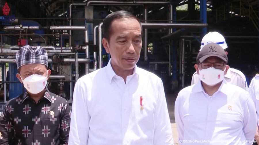 Presiden Jokowi Tinjau Pabrik Aspal PT Wika Bitumen, Kabupaten Buton, 27 September 2022. (Tangkapan Layar via Youtube Sekretariat Presiden)