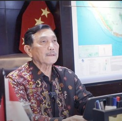 Luhut Ingatkan Ada 'Badai Besar', RI Berlindung di Mana?