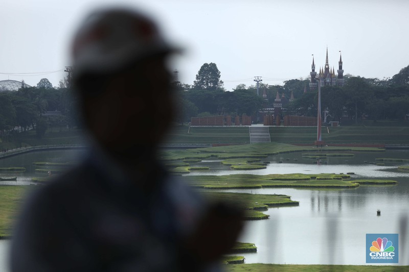 Revitalisasi Taman Mini Indonesia Indah (TMII) Kondisi usai revitalisasi Taman Mini Indonesia Indah (TMII) yang sudah memasuki tahap akhir, Rabu (28/9/2022). (CNBC Indonesia/ Tri Susilo)