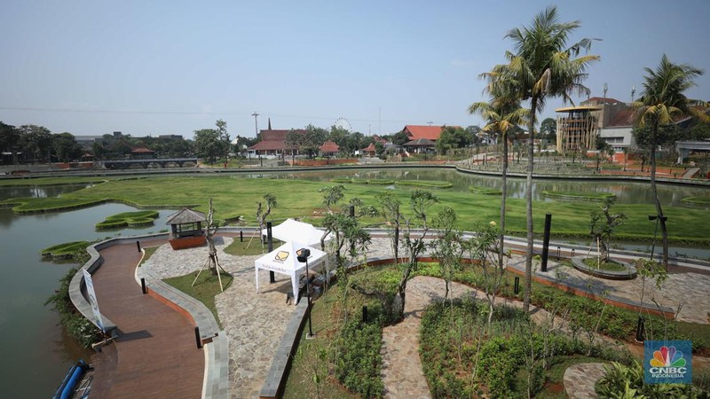 Kondisi usai revitalisasi Taman Mini Indonesia Indah (TMII) yang sudah memasuki tahap akhir, Rabu (28/9/2022). (CNBC Indonesia/ Tri Susilo)