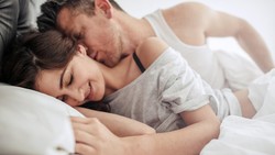 Dear Pasutri, Agendakan Sesi Bercinta Malam Ini Biar Tidur Lebih Nyenyak