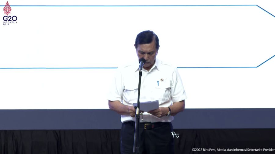 Menteri Koordinator bidang Kemaritiman dan Investasi Luhut Binsar Pandjaitanb Saat Pengarahan Presiden kepada seluruh Menteri/Kepala Lembaga, Kepala Daerah, Pangdam dan Kapolda. (Tangkapan layar Youtube Sekretariat Presiden)