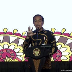 Jokowi Minta Warga +62 Jalan-Jalan di Dalam Negeri Saja