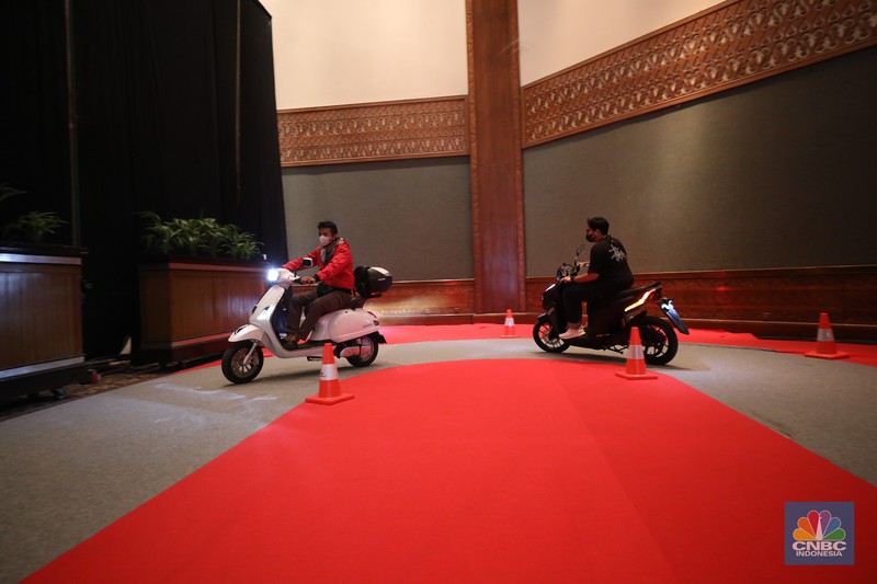 Pameran otomotif Indonesia Electric Motor Show (IEMS) 2022 di Jakarta Convention Center (JCC) Senayan, Jakarta, Jumat, (30/9/2022). Pameran ini mengusung tema 