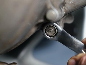 7 Ciri Oli Gardan Motor Harus Diganti, Jangan Sampai Terlambat