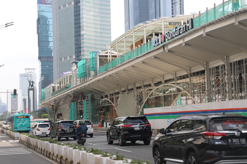 Proyek Halte Bus Trans Jakarta Bundaran HI (CNBC Indonesia/Muhammad Sabki) Proyek Halte Bus Trans Jakarta Bundaran HI (CNBC Indonesia/Muhammad Sabki)