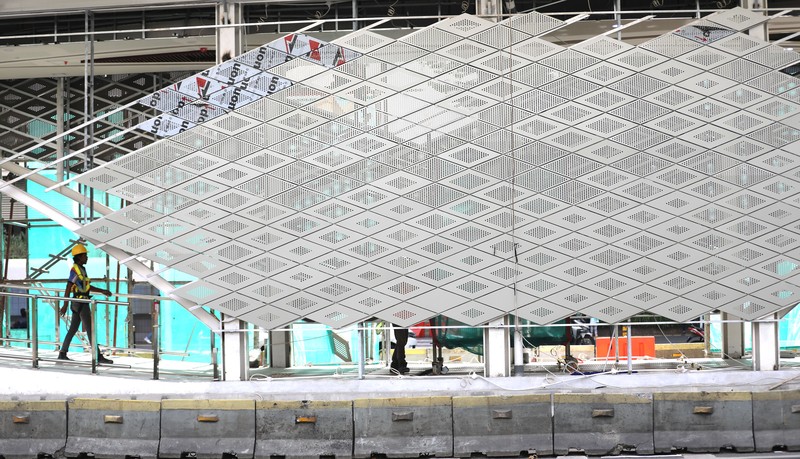 Proyek Halte Bus Trans Jakarta Bundaran HI (CNBC Indonesia/Muhammad Sabki) Proyek Halte Bus Trans Jakarta Bundaran HI (CNBC Indonesia/Muhammad Sabki)