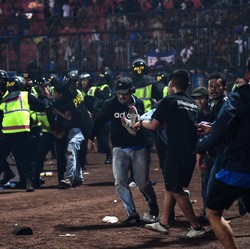 Sponsor Liga 1 Sesalkan Tragedi Mematikan di Kanjuruhan