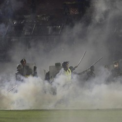 Media Asing Sorot Gas Air Mata di Tragedi Kanjuruhan, Kenapa?