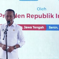 Bahlil Kasih Bocoran Terbaru Soal Investasi Foxconn ke Jokowi