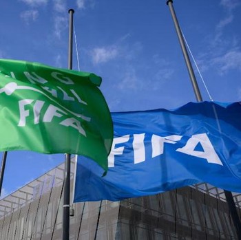 Tragedi Kanjuruhan: FIFA Kibarkan Bendera Setengah Tiang