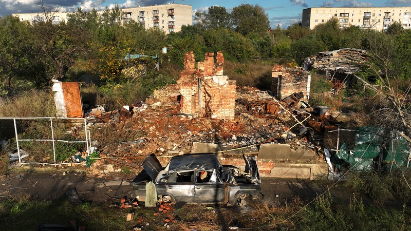 KHARKIV, UKRAINE - OCTOBER 02: Ukrainian forces transport Russian vehicles and missile launch pads left behind by the Russian forces in Izium, Kharkiv, Ukraine on October 02, 2022. (Photo by Metin Aktas/Anadolu Agency via Getty Images)