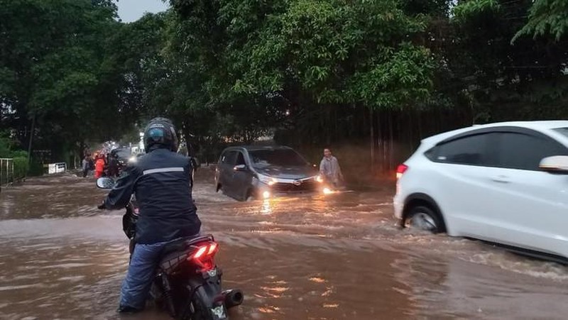 Banjir Kemang. (CNBC Indonesia/Andrean Kristianto)