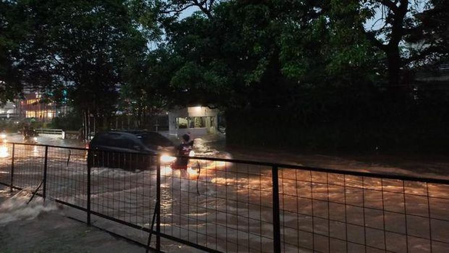 Banjir Kemang. (CNBC Indonesia/Andrean Kristianto)