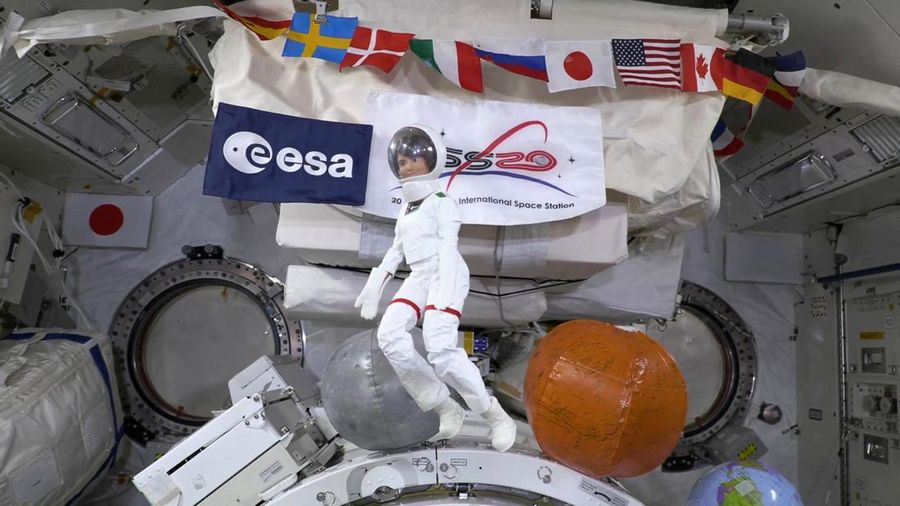 A handout picture shows Europe's first female commander of the ISS, ESA astronaut Samantha Cristoforetti with her lookalike Barbie doll at the International Space Station (ISS). ESA/Handout via REUTERS   THIS IMAGE HAS BEEN SUPPLIED BY A THIRD PARTY. MANDATORY CREDIT. NO RESALES. NO ARCHIVES. NO NEW USE AFTER NOVEMBER 3, 2022
