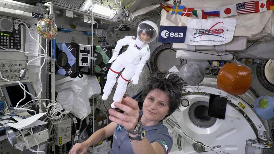 A handout picture shows Europe's first female commander of the ISS, ESA astronaut Samantha Cristoforetti with her lookalike Barbie doll at the International Space Station (ISS). ESA/Handout via REUTERS   THIS IMAGE HAS BEEN SUPPLIED BY A THIRD PARTY. MANDATORY CREDIT. NO RESALES. NO ARCHIVES. NO NEW USE AFTER NOVEMBER 3, 2022