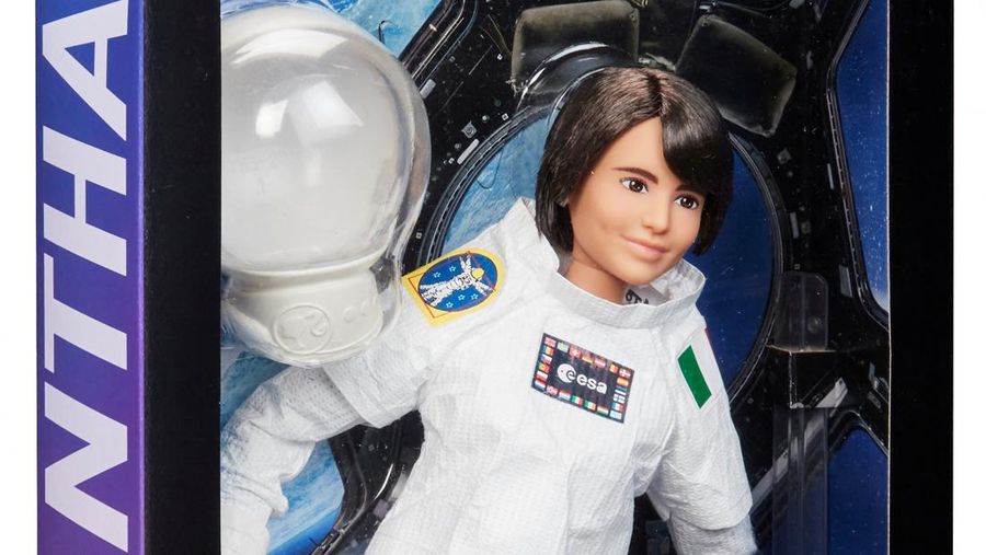 A handout picture shows Europe's first female commander of the ISS, ESA astronaut Samantha Cristoforetti with her lookalike Barbie doll at the International Space Station (ISS). ESA/Handout via REUTERS   THIS IMAGE HAS BEEN SUPPLIED BY A THIRD PARTY. MANDATORY CREDIT. NO RESALES. NO ARCHIVES. NO NEW USE AFTER NOVEMBER 3, 2022