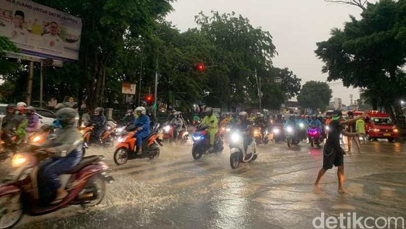 Banjir Kemang. (CNBC Indonesia/Andrean Kristianto)