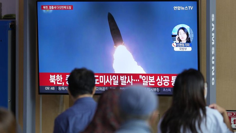 A TV screen showing a news program reporting about North Korea's missile launch with file footage, is seen at the Seoul Railway Station in Seoul, South Korea, Tuesday, Oct. 4, 2022. North Korea on Tuesday fired an intermediate-range ballistic missile over Japan for the first time in five years, forcing Japan to issue evacuation notices and suspend trains, as the North escalates tests of weapons designed to strike regional U.S. allies. (AP Photo/Lee Jin-man)